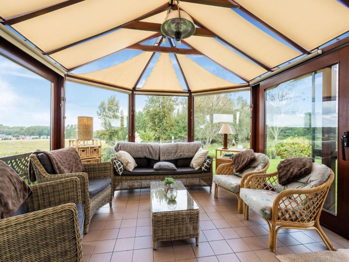 Zottegem Stunning Holiday Home In Oombergen With Terrace And Garden מראה חיצוני תמונה
